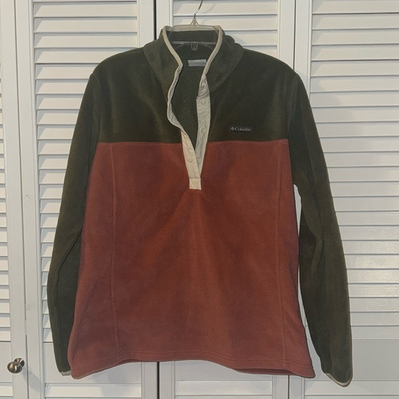 Columbia Tops - Columbia Pullover